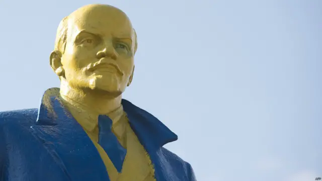 Сине-желтый флаг