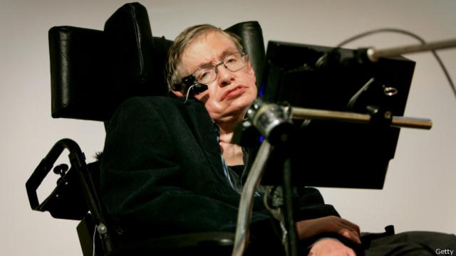 Stephen Hawking é o cientista mais reconhecido de nossos tempos
