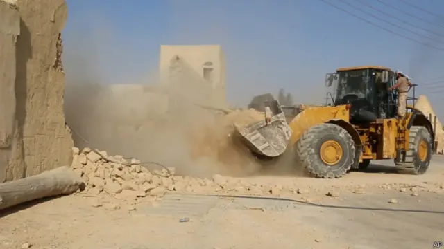 Здание монастыря в Эль-Карьятейне снесли бульдозером