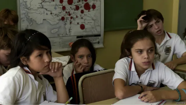 Школьники на занятиях