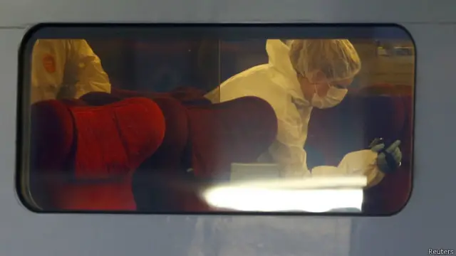 法国警察在高铁列车搜证