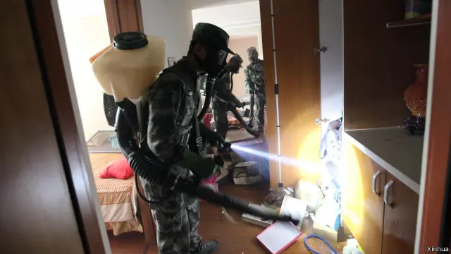 Cina menurunkan pasukan yang ahli di bidang zat kimia untuk mengurus dampak ledakan.