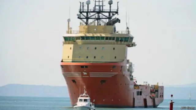 Õperação costeira resgata mais 3 mil imigrantes na costa da Líbia