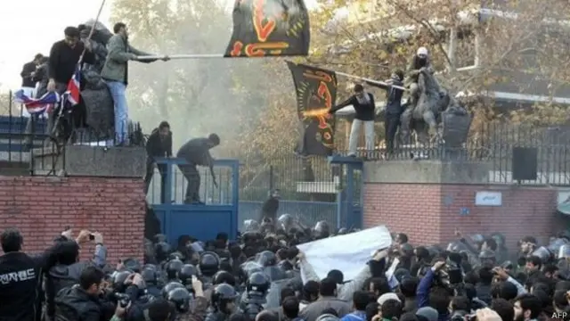 سنہ 2011 میں ایران پر برطانیہ کی جانب سے پابندیاں لگائے جانے کی وجہ سے برطانوی سفارت خانے کو بند کر دیا گیا تھا