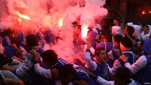 صدرت أحكام بالإعدام في حق عشرات من المتهمين بارتكاب جرائم قتل وشروع في قتل في قضية "مجرزة بورسعيد" في المحاكمة الأولى 