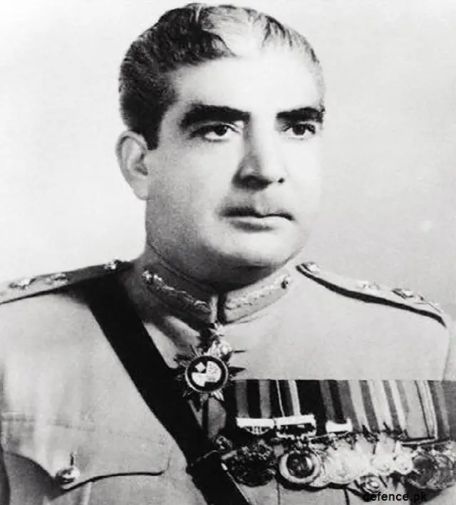 मलिक की जगह कमान मेजर जनरल याहिया ख़ां को सौंपी गई थी.