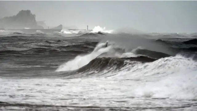 اب اس طوفان کا رخ جنوبی جاپان کی جانب ہے اور وہاں پہلے سے ہی وارننگ جاری کر دی گئی ہے