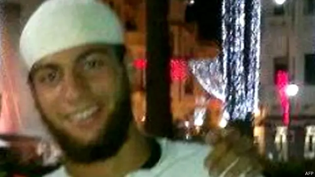 Ayoub El-Khazzani dicurigai menjalin kontak dengan kelompok Islam radikal dan masuk dalam daftar "kemungkinan berbahaya" 