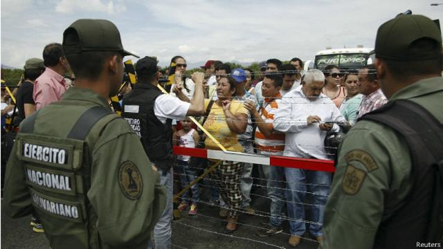 El gobernador del estado de Táchira (Venezuela) informó el domingo que 791 ciudadanos colombianos indocumentados fueron deportados durante el fin de semana.