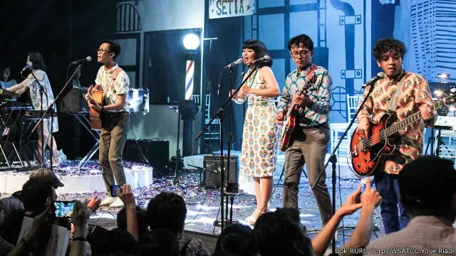 Semenjak merilis album pertamanya sepuluh tahun silam, White Shoes and The couples Company (selanjutnya disingkat WSATCC) makin dikenal karena konsep musik yang mereka tawarkan.