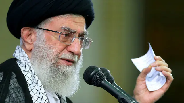 يعتبر خامنئي أمريكا عدوا أبديا لبلاده