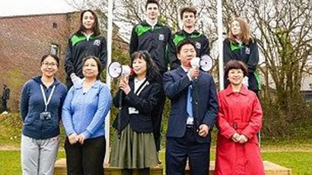 参加 BBC 纪录片拍摄的中国老师们