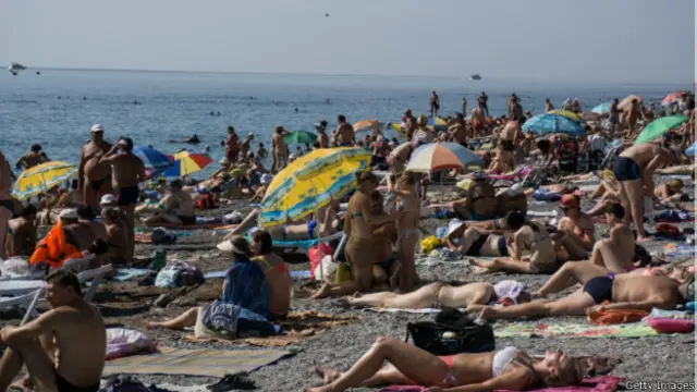 На пляже в Ялте