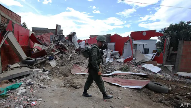 Venezuela mengerahkan 1.500 serdadu tambahan di perbatasan.