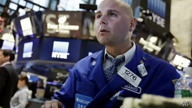 Bolsas mundiales se desploman ante preocupaciones por desaceleración en China