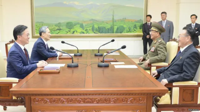 韩朝在板门店举行高级别对话。