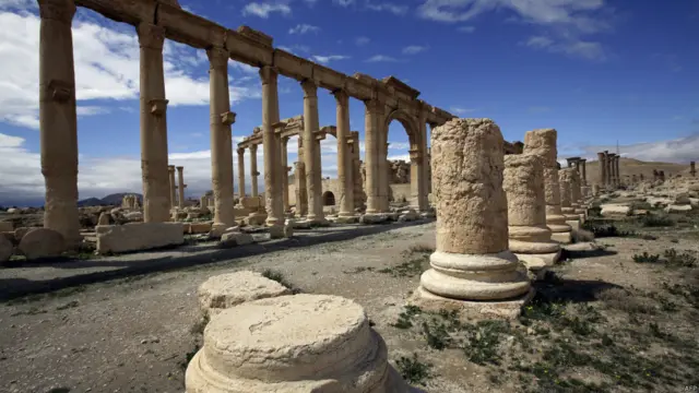 Situs bersejarah Palmyra yang kini diduduki ISIS - BBC News Indonesia