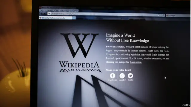 "Представьте себе мир без свободы информации", - гласит слоган "Википедии".