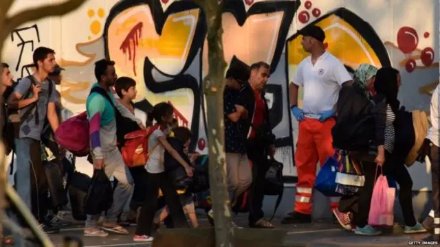 پناه وړونکو ته په هغې ودانۍ کې ځای ورکړل شوی چې پخوا پکې یوه لویه مغازه یا هټۍ وه