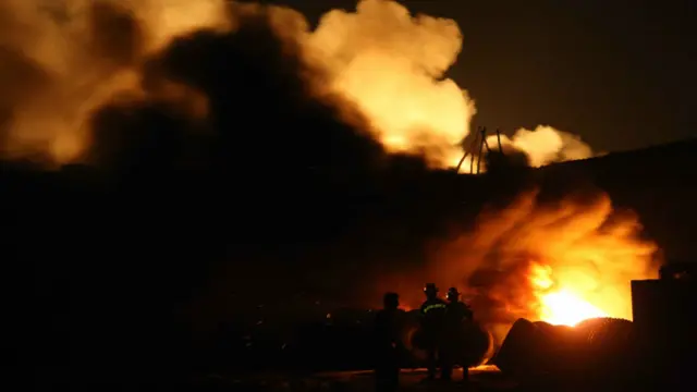 په دې اورلګېدنه کې چې نژدې درې نیم ساعته یې دوام وکړ، د اوبلن غاز وړاندې کوونکي ځینې شرکتونه وسوځېدل.