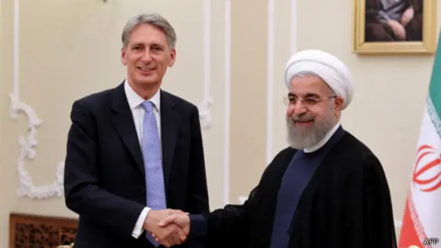 روحانی در دیدار با هاموند: معتقدیم که نباید در گذشته‌های تاریخی هم باقی ماند