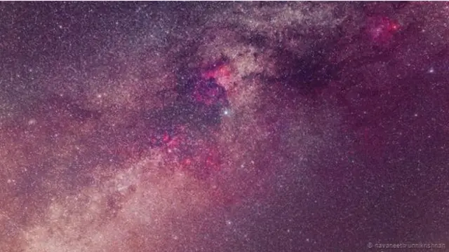 Bintang-bintang gemerlapan.