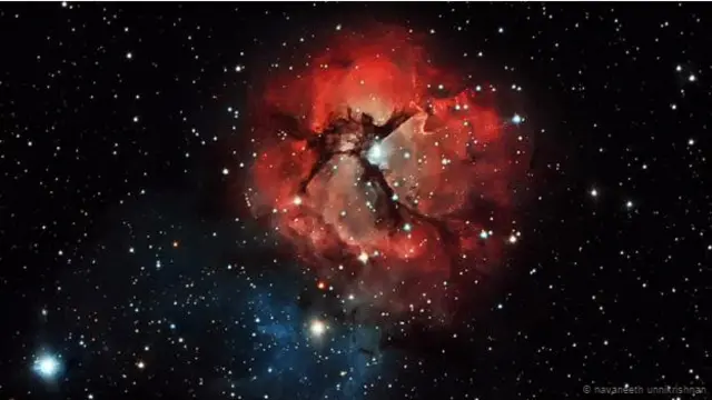 Nebula Trifid dilihat dari Karnataka, India.