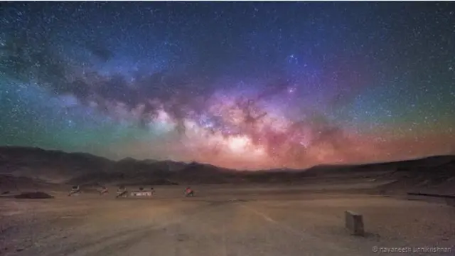 Teleskop dan Bima Sakti di Ladakh, India.