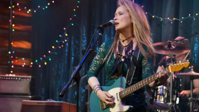 Meryl Streep, de 66 anos, vive uma roqueira sexy no novo 'De Volta para Casa'