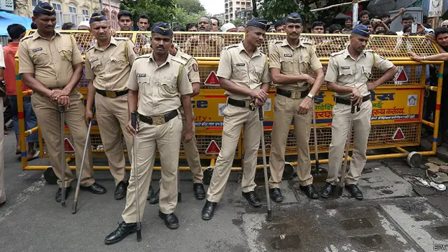 मुंबई पुलिस 