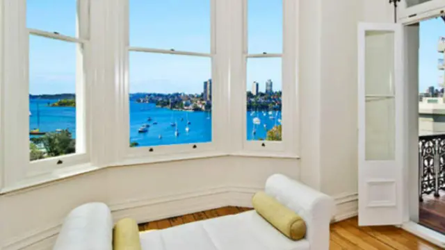 Jenis properti yang digemari pembeli ialah yang memiliki pemandangan sungai atau laut.