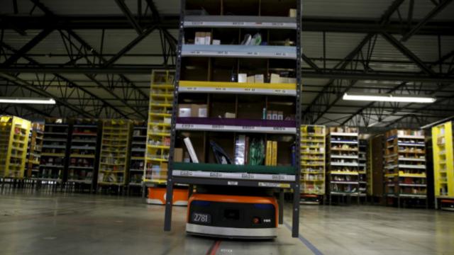 用來搬運商品的機器人（圖片來源：Reuters）