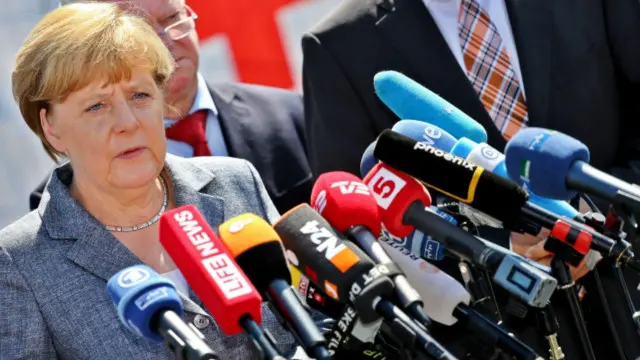 Merkel mempertimbangkan permohonan pencari suaka asal Suriah.