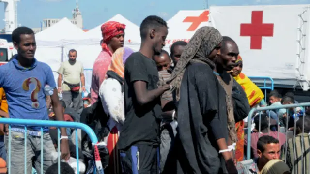 Les migrants voyagent dans des conditions dramatiques vers l'Europe