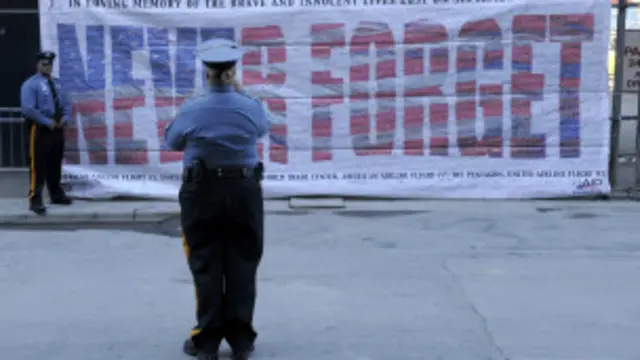 Poster en el memorial del 9/11 en Nueva York