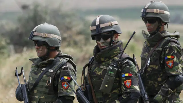 Учения на базе Вазиани