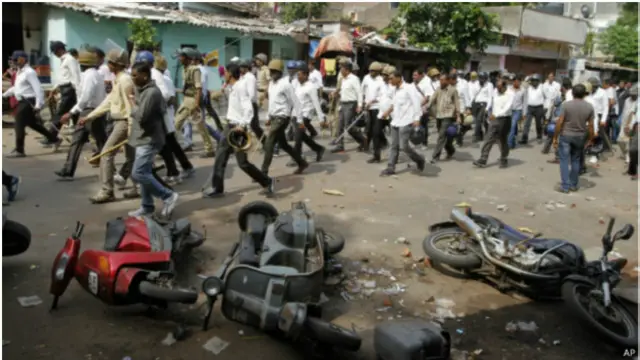 आरक्षण की मांग कर रहा पटेल समुदाय