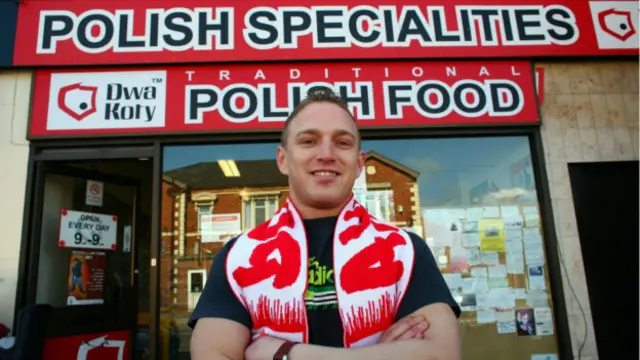 Поляк на фоне польского магазина
