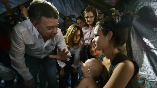 Santos visitó a los refugiados en Cúcuta el miércoles.