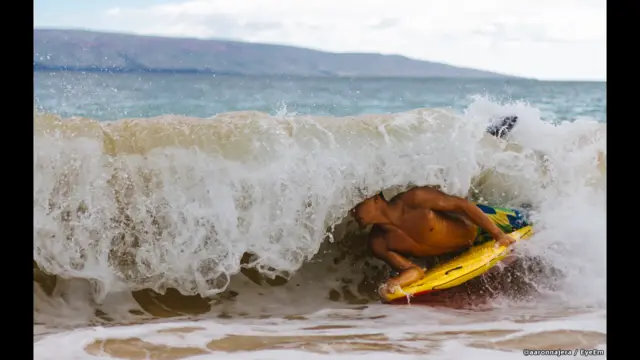 सर्फर, एरोन नाजेरा