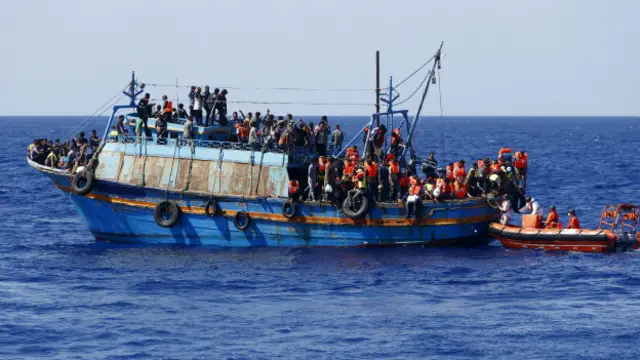 Expertos en migración advierten que la operación de la UE fracasará a menos que el bloque también combata a las bandas criminales en Europa.