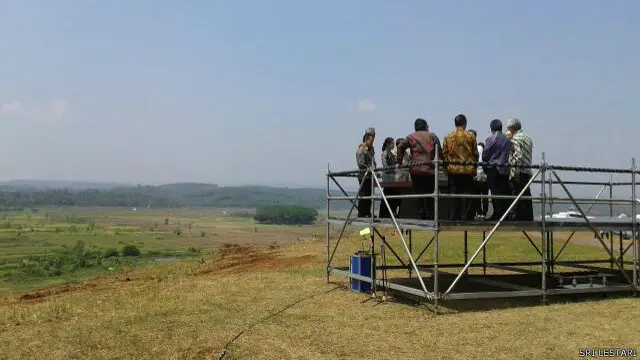 Presiden Jokowi menepis kecemasan pegiat lingkungan bahwa PLTU ini mengancam kedaulatan pangan