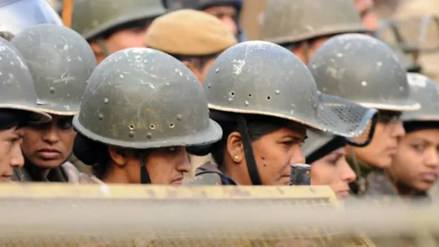 یہاں خواتین کی طرف سے زیادہ تر شکایات جنسی طور پر ہراساں کرنے اور تعاقب کرنے کے بارے میں آتی ہیں