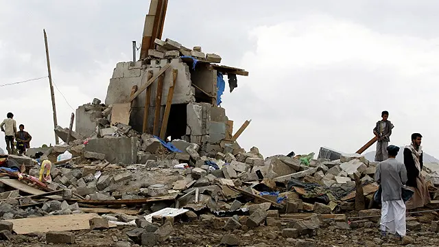 استمرت الغارات الجوية في استهداف مواقع الحوثيين والوحدات العسكرية الموالية لصالح