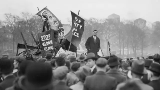 Празднование Первомая в Гайд-парке в 1936 году