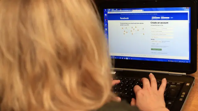 توقع زوكربيرغ أن تستمر الزيادة في أعداد المستخدمين.