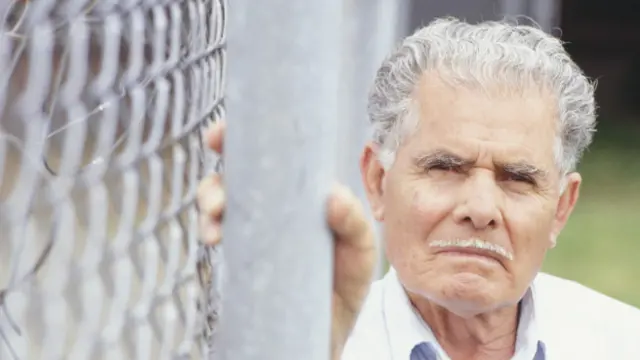 Una persona mayor con mala cara