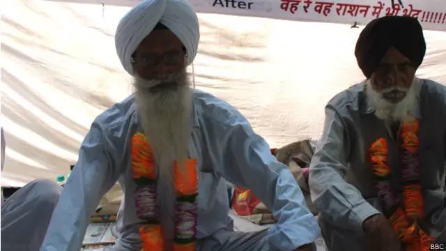 सूबेदार परगट सिंह पेंशन बढ़ौतरी की मांग को लेकर भूख हड़ताल पर हैं