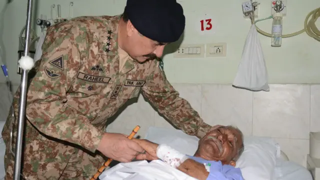 سی ایم ایچ کے دورے کے دوران انھوں نے زخمیوں سے عیادت کی