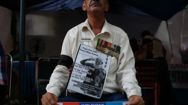 یہی وجہ ہے کہ 1965 کی جنگ میں حصہ لینے والے فوجیوں میں سے کئی ایسے ہیں جنہوں نے حکومت کے دعوت نامے کو ٹھکرا دیا اور اس جنگ کی فتح کے پچاس سال پر منعقد سرکاری پروگرام میں حصہ لینے سے انکار کر دیا۔